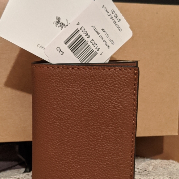 NWT Coach Trifold Wallet - Picture 7 of 8